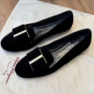 Ferragamo Nr 37.5